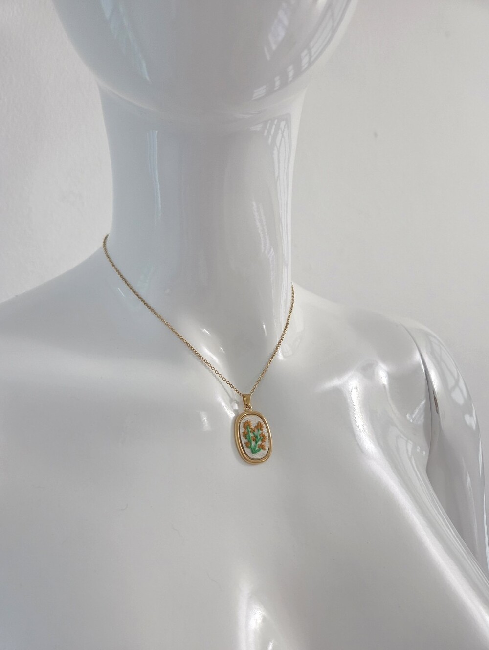 Handmade Embroidered Fabric Flower Gold Oval Pendant Necklace - Picture 14 of 14